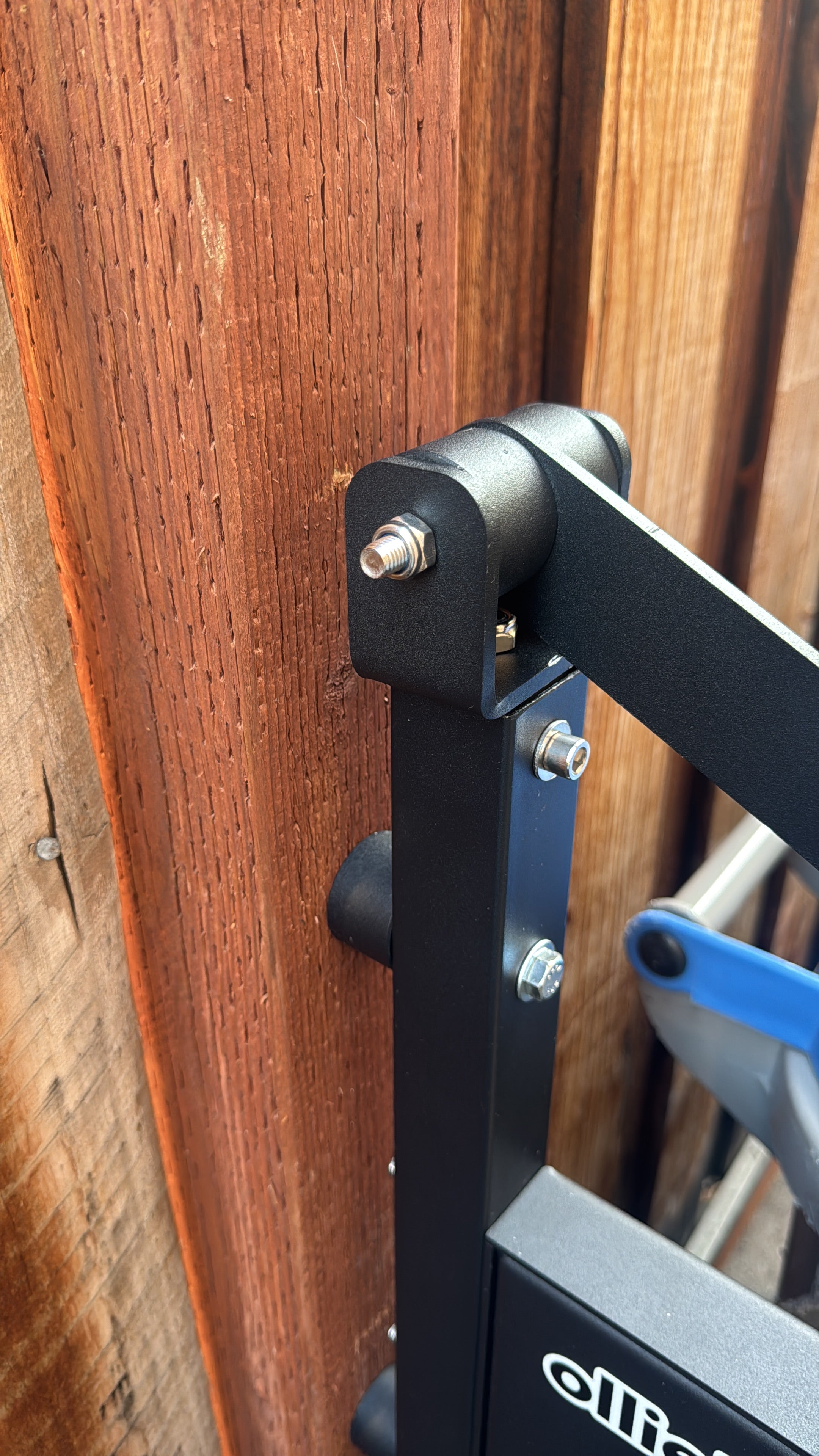 Wall-Mounted Manual Trash Compactor& Aluminum Can Crusher – Carbon Steel, Eco-Friendly, $79.99